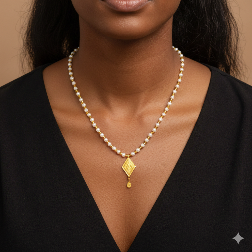 GOLD LOCKET- WGT: 0.340 GM APPROX BIS CERTIFIED HUID HALLMARK 22KT GOLD MOTI LOCKET 1 PIECE FOR WOMEN (WITH PUTI CHAIN).