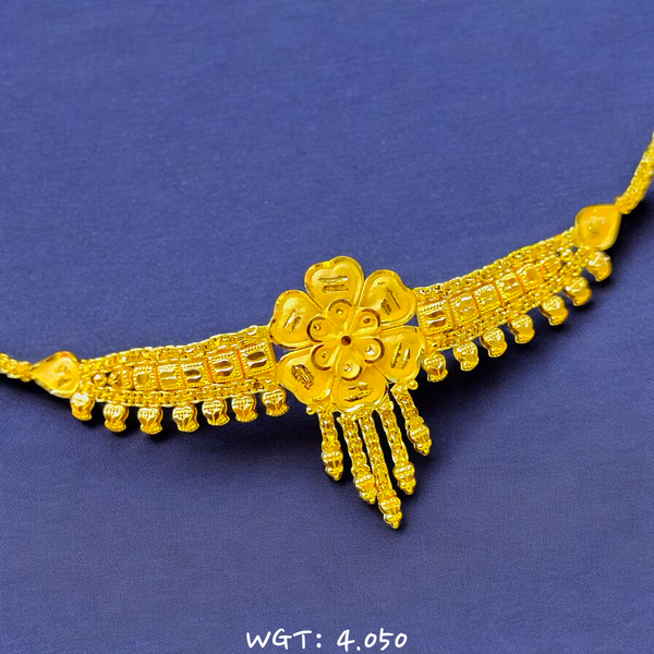 RAJLAXMI WGT: 4.050 GM APPROX HUID HALLMARK 22KT GOLD CHOKER 1 PIECE WITH ADJUSTABLE TASSEL.