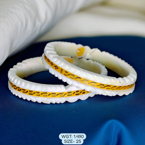 TRJ (SIZE: 25) WGT: 1.490 GM APPROX HUID HALLMARK 22KT GOLD SAKHA BANGLES 1 PAIR DESIGN FOR REGULAR USE.