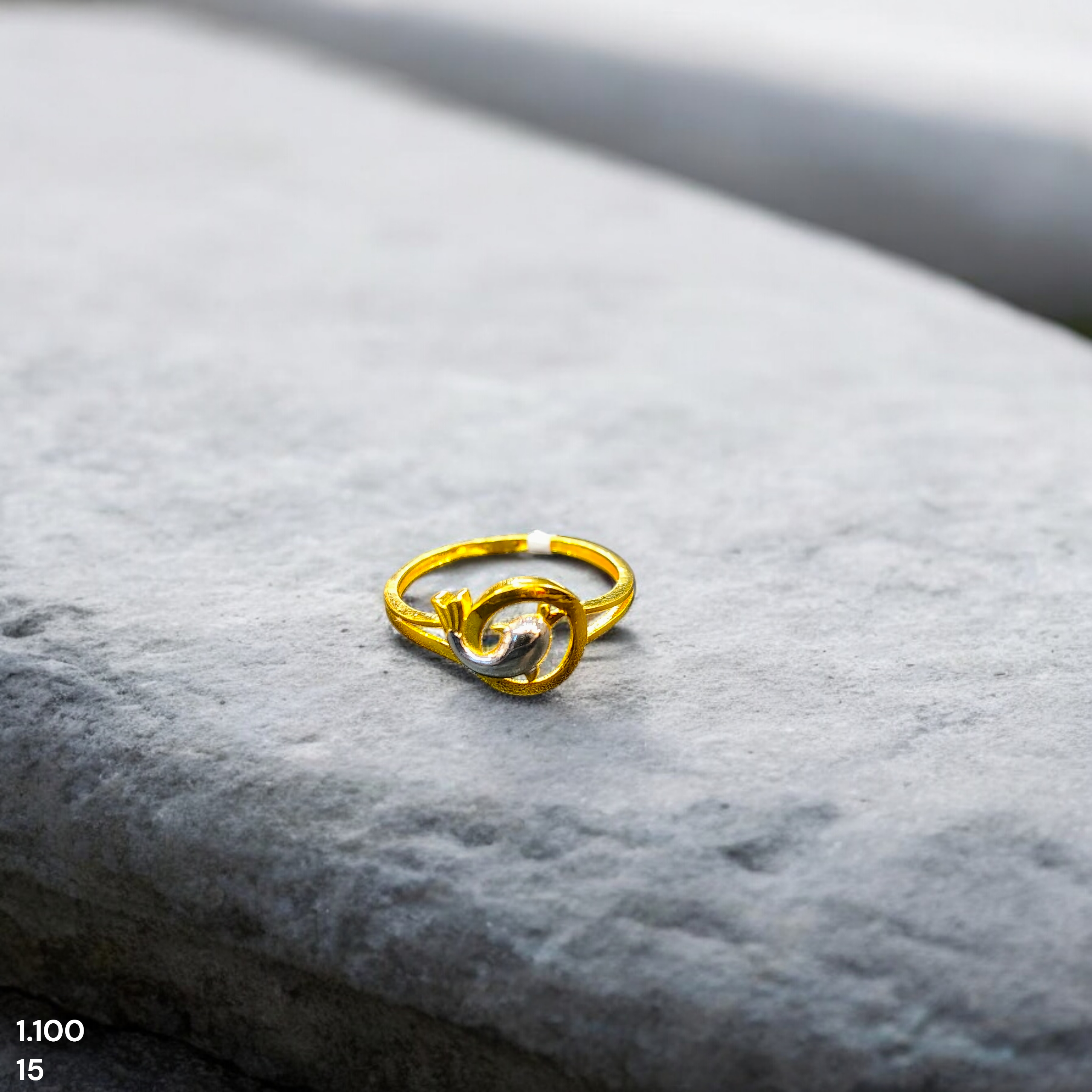 LADIES RING- TRJ (SIZE:15) WGT: 1.100 GM APPROX BIS CERTIFIED HUID HALLMARK 9KT GOLD FINGER RING FOR WOMEN 1 PIECE.