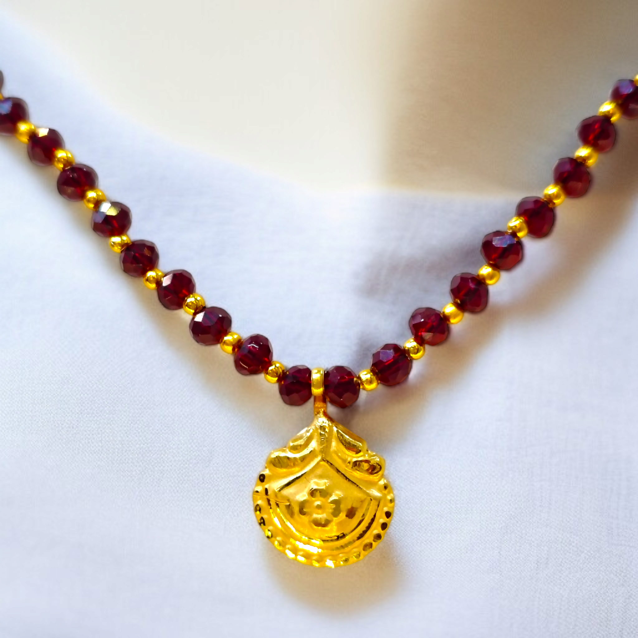 (GML) FLORAL4 DESIGN (WGT: 0.220 GM APPROX) KDM GOLD LOCKET 1 PIECE WITH TASSEL (50 TONCH) BEST FOR GIFT IN MARRIAGE.