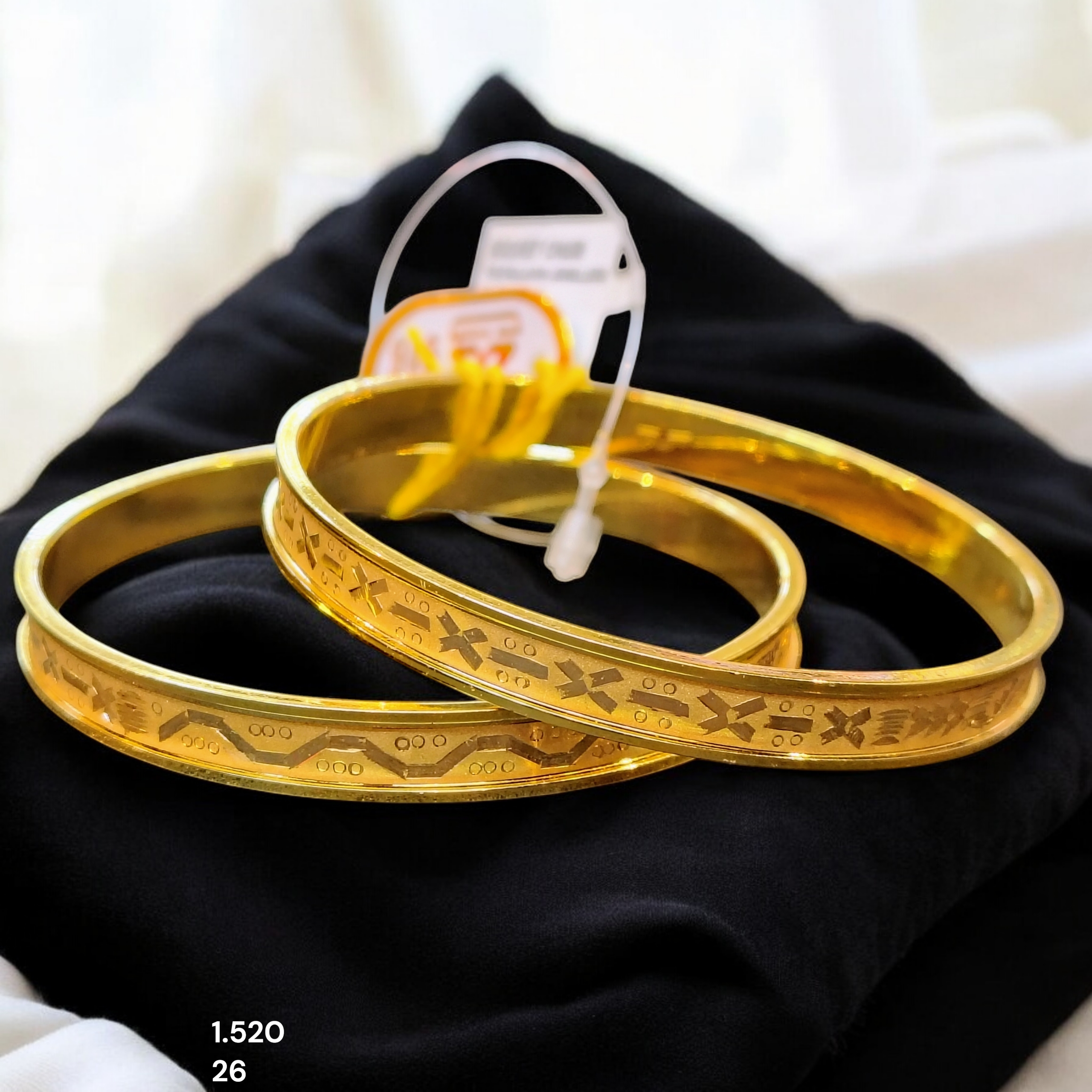 (GSN22) TRJ WGT: 1.520 GM APPROX (SIZE-26) 22KT HUID HALLMARK GOLD CHILA SOCKET CHURI 1 PAIR.