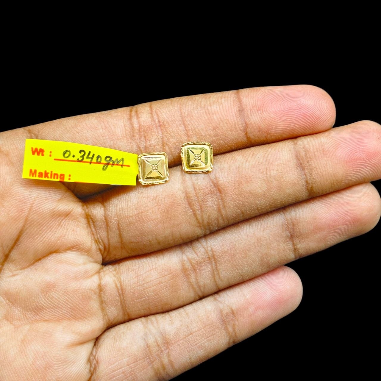 GOLD TOPS- BIS CERTIFIED (WGT: 0.340 GM APPROX) HUID HALLMARK 375 9KT GOLD TOPS 1 PAIR BEST FOR MARRIAGE GIFT.