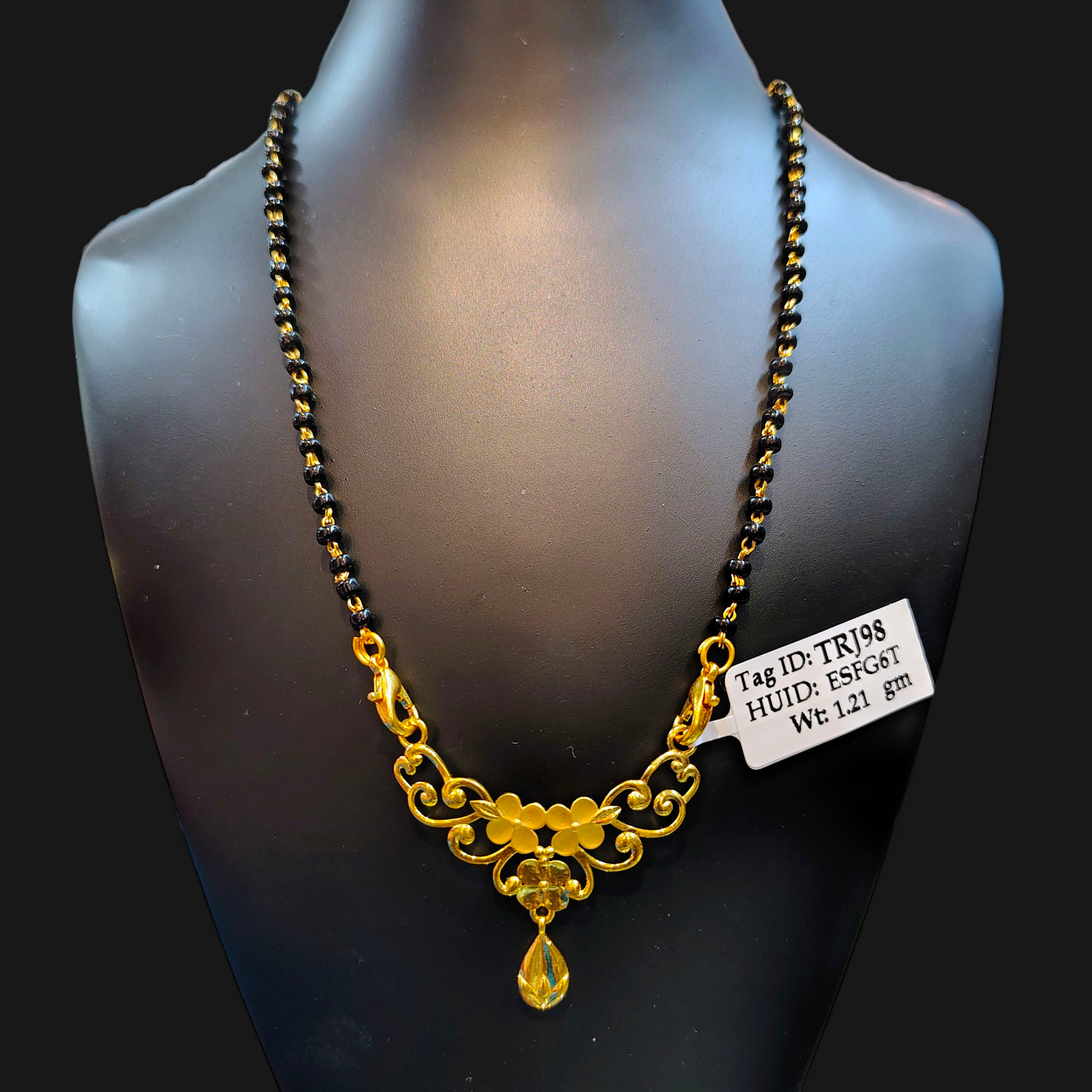 (GPM9) TRJ WGT: 1.210 GM APPROX BIS CERTIFIED HUID HALLMARK 9KT GOLD PENDANT FOR WOMEN 1 PIECE FOR REGULAR USE.