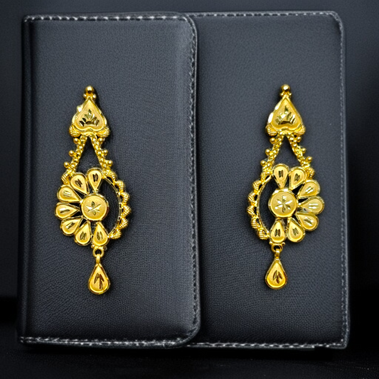 (GEK) TRJ WGT: 2.890 GM APPROX HUID HALLMARK 22KT GOLD EARRINGS KANBALA 1 PAIR FOR WOMEN.