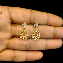 GOLD EARRINGS- WGT: 0.560 GM APPROX BIS CERTIFIED HUID HALLMARK 9KT GOLD EARRINGS 1 PAIR FOR WOMEN.