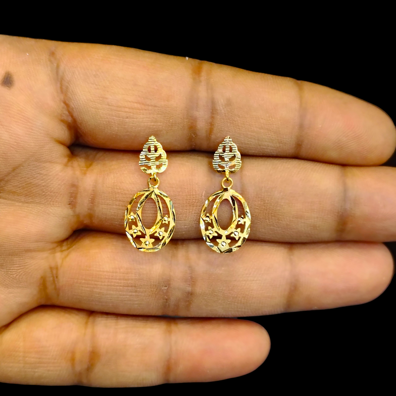 GOLD EARRINGS- WGT: 0.560 GM APPROX BIS CERTIFIED HUID HALLMARK 9KT GOLD EARRINGS 1 PAIR FOR WOMEN.