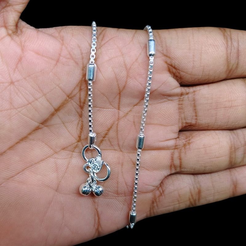 SILVER PAYEL- (A39) (WGT: 10.700 GM APPROX) 625 SILVER PAYEL (ANKLET) 1 PAIR LENGTH: 9