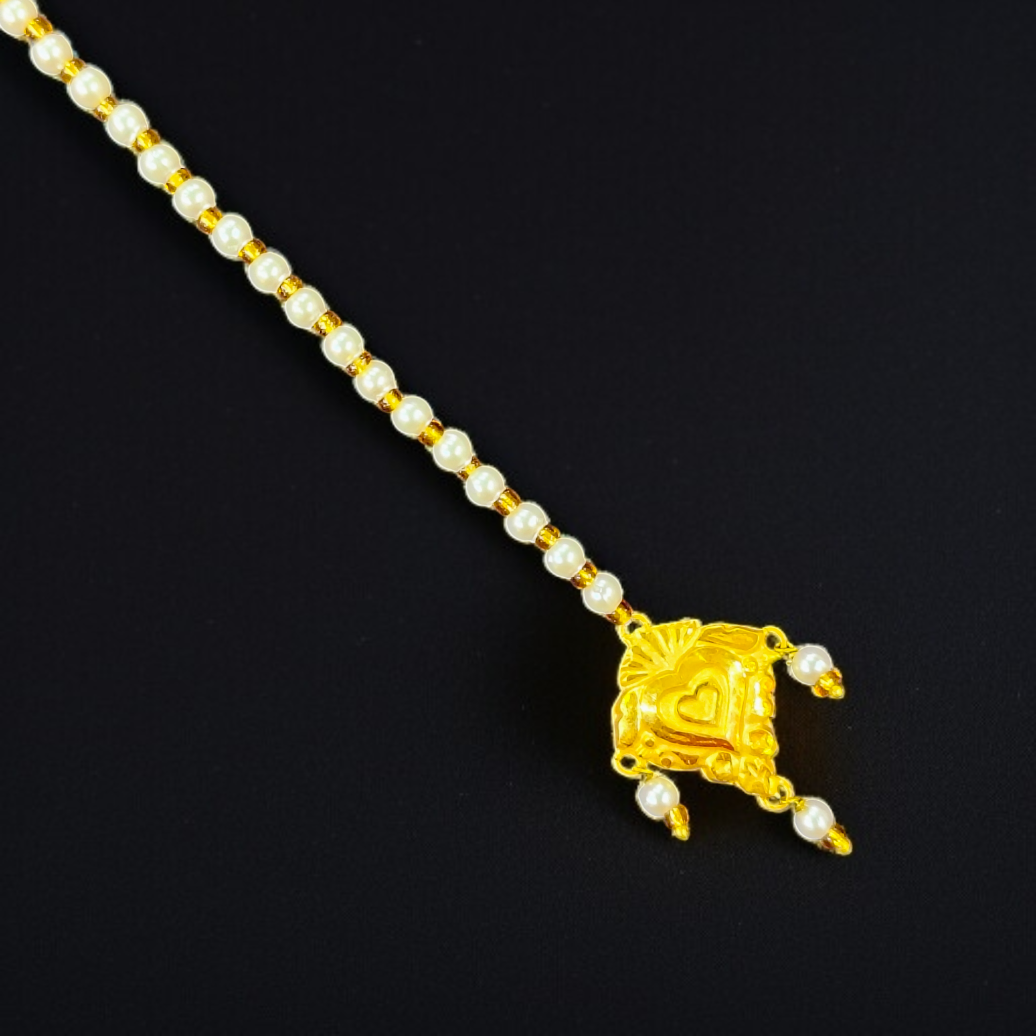 (GTMT) FLORAL HEART DESIGN (WGT: 0.220 GM APPROX) KDM GOLD (MANGTIKA) MOTI TICKLY 1 PIECE (50 TONCH) BEST FOR GIFT IN MARRIAGE.