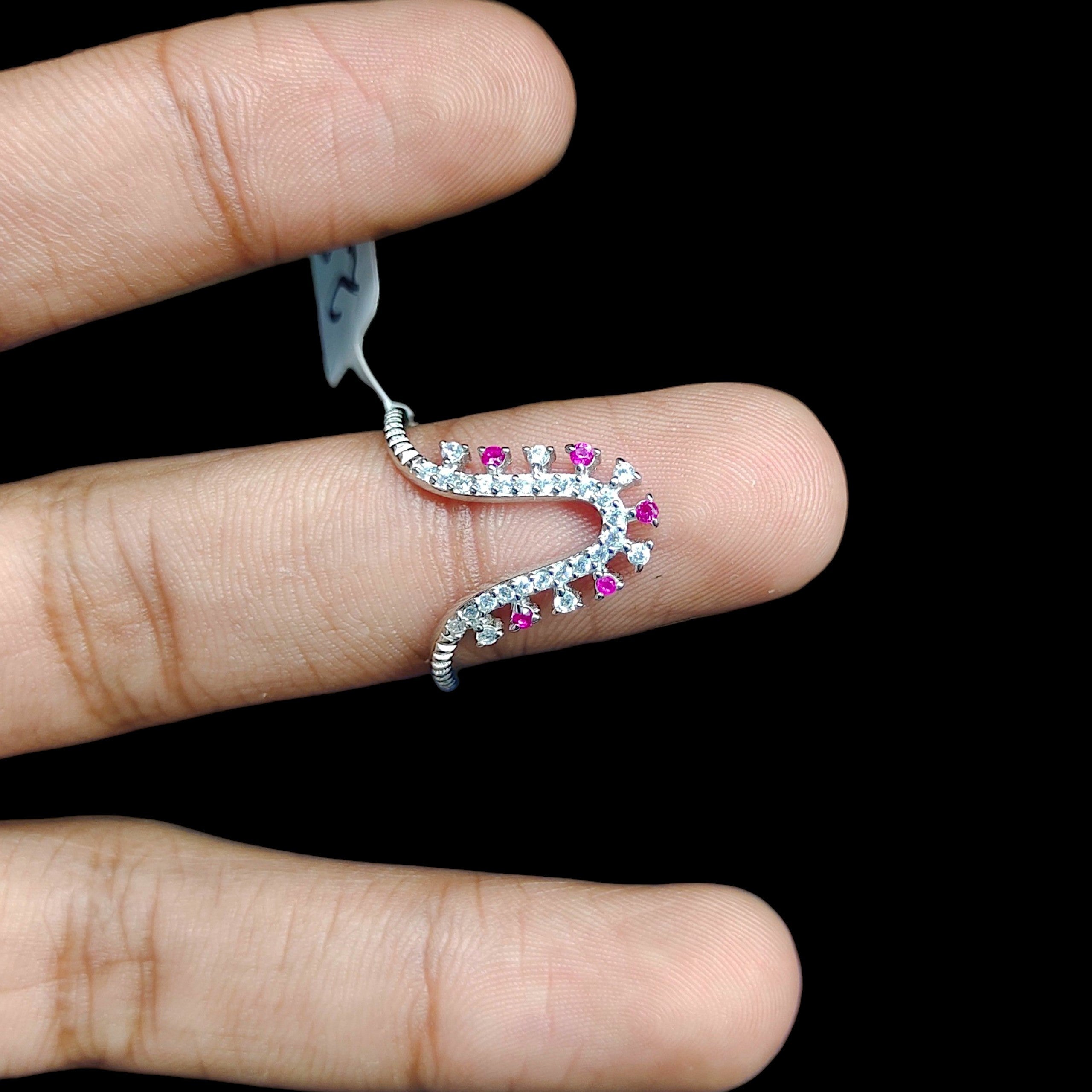 SILVER RING- SIZE:17 (WGT: 2.290 GM APPROX) HALLMARK 925 SILVER FINGER RING 1 PIECE FOR WOMEN (V RING BANKOK IMPORTED DESIGN)- NON EXCHANGEABLE -(SOLD ON MRP).
