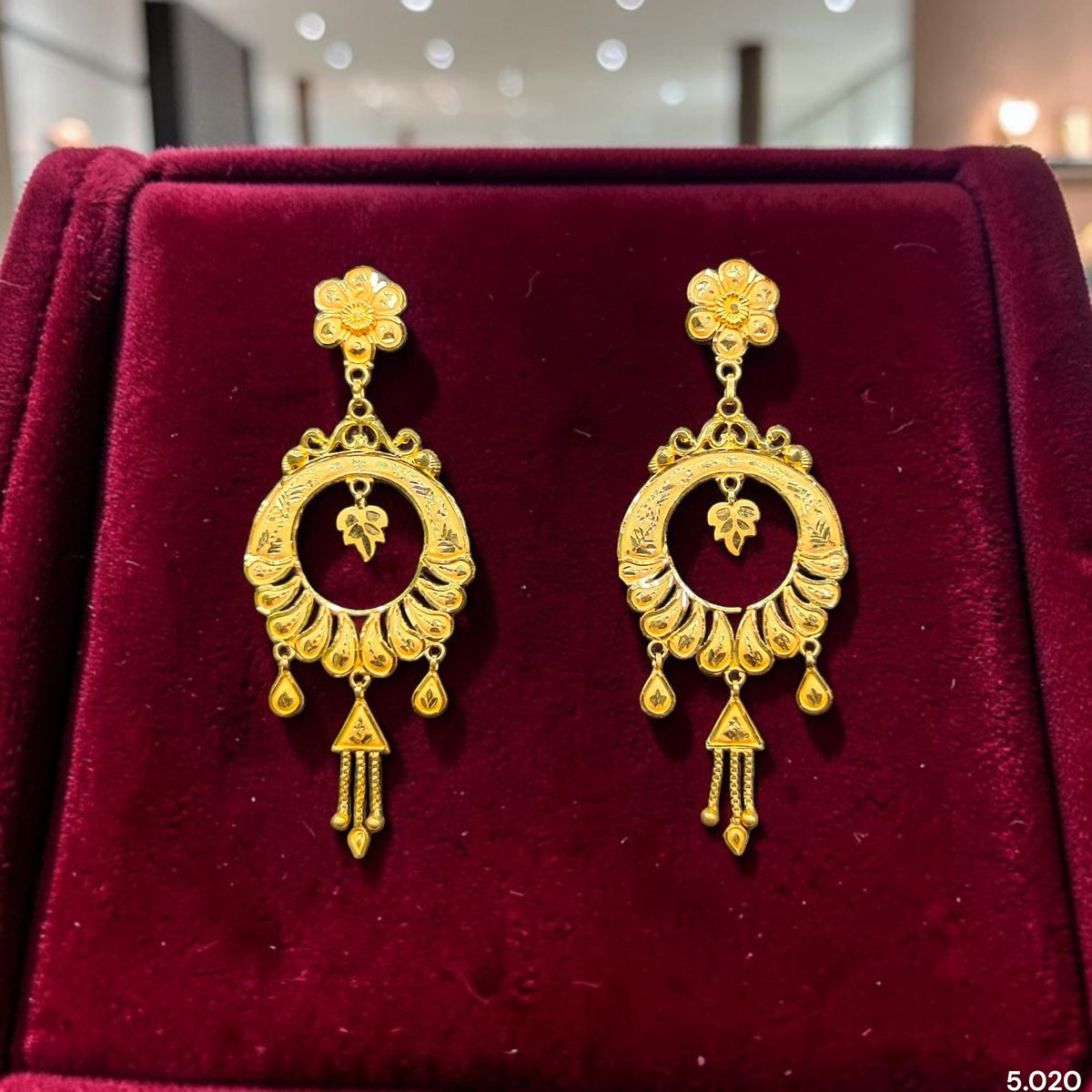 GOLD EARRINGS- (WGT: 5.020 GM APPROX) BIS CERTIFIED HUID HALLMARK 916 22KT GOLD EARRINGS 1 PAIR FOR WOMEN.(FA55SR)-(YYWMQE)