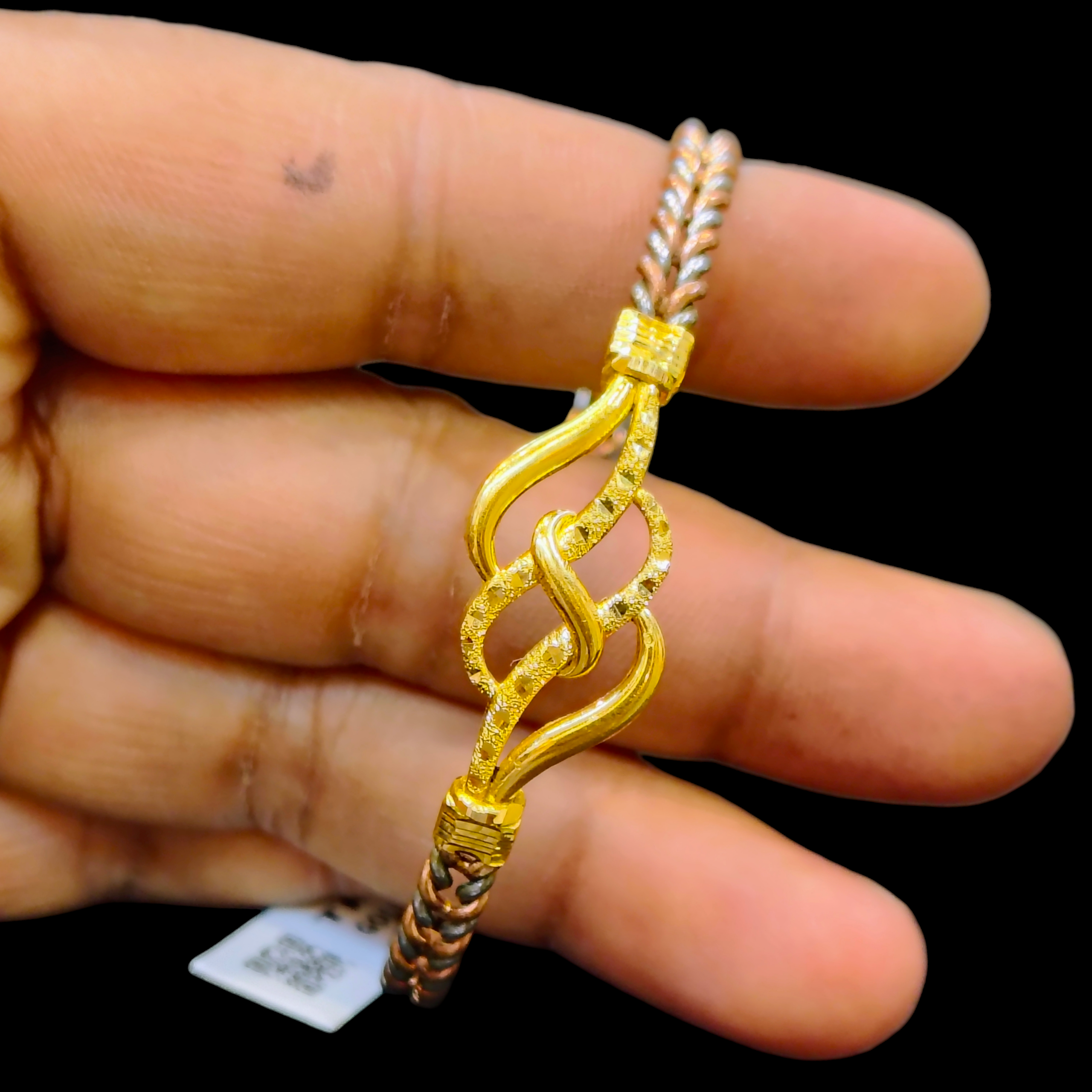 GOLD CHURI NOA- (SIZE: 26) WGT: 2.950 GM APPROX BIS CERTIFIED HUID HALLMARK 22KT GOLD NOA BADHANO BANGLES 1 PIECE (3 DHATU STYLE FOR REGULAR USE).