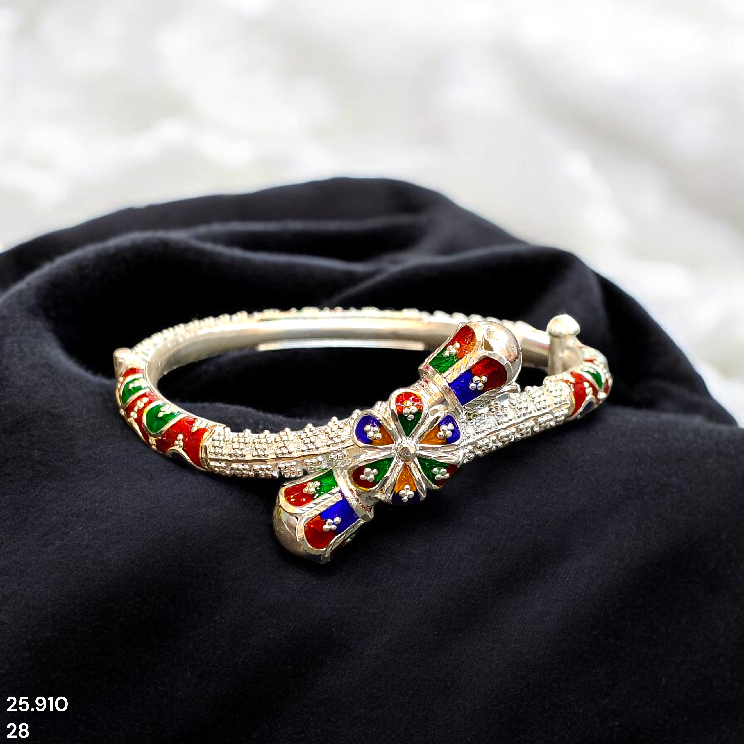 LUXURY SILVER BALA- (SIZE 28 KHILEN) CERTIFIED BIS HALLMARK 925 SILVER BALA (MANIPUR DESIGN) APPROX WGT: 25.910 GM (1 PIECE) FOR REGULAR USE FOR WOMEN.