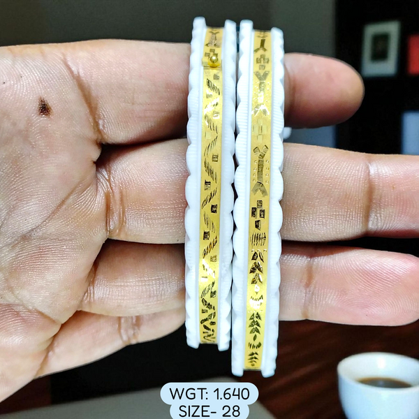 TRJ (SIZE: 28) WGT: 1.640 GM APPROX HUID HALLMARK 22KT GOLD SAKHA BANGLES 1 PAIR DESIGN FOR REGULAR USE.