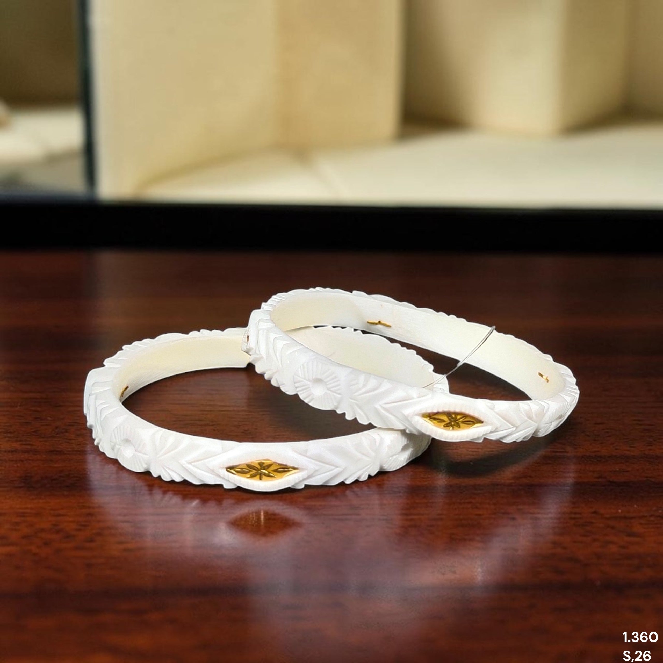 GSB22K- SIZE:26 (WGT: 1.360 GM APPROX) BIS CERTIFIED HUID HALLMARK 22KT GOLD SAKHA BADHANO 1 PAIR FOR WOMEN FOR REGULAR USE.