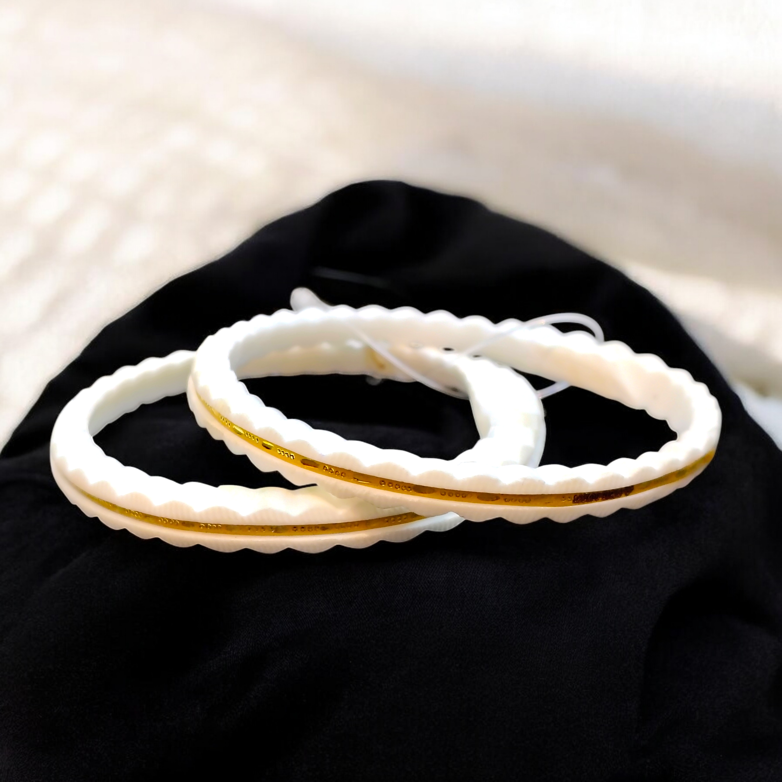 SAKHA BADHANO- BIS CERTIFIED WGT: 0.600 GM APPROX HUID HALLMARK 375 9KT GOLD SAKHA BADHANO BANGLES 1 PAIR (GET ANY DESIGN AS PER SIZE).