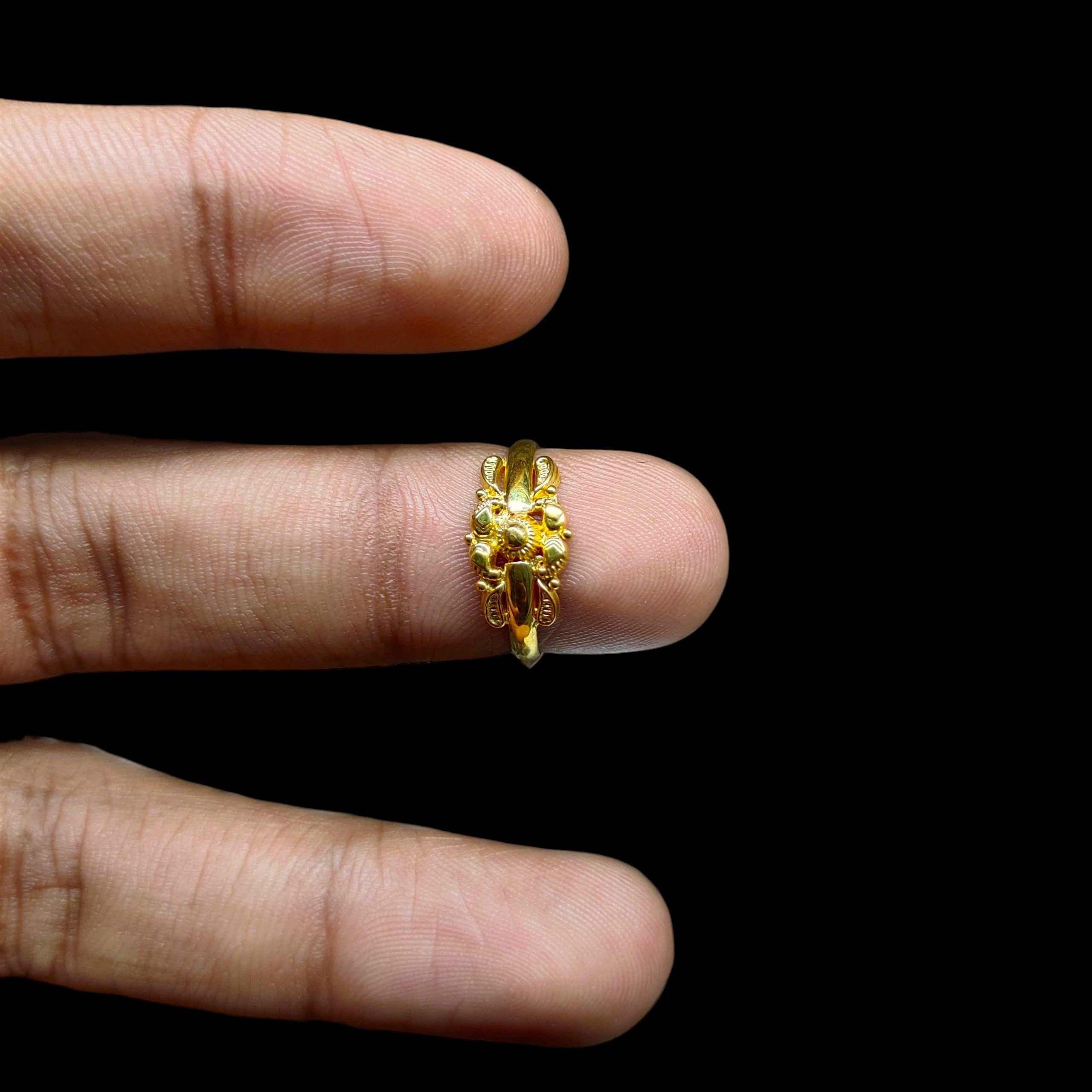 RAJKOT LADIES RING- (SIZE: 10) WGT: 0.420 GM APPROX BIS CERTIFIED HUID HALLMARK 9KT GOLD FINGER RING FOR WOMEN 1 PIECE FOR WOMEN (SUPER LIGHT WEIGHT - NOT FOR REGULAR USE)