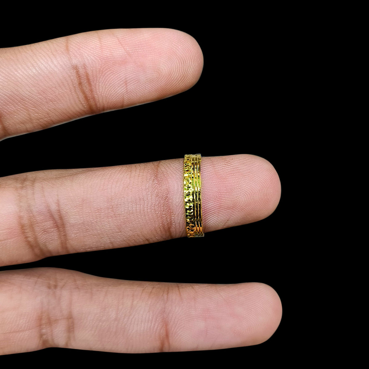 LADIES RING- (DP3VTR)-(SIZE: 16) WGT: 0.590 GM APPROX BIS CERTIFIED HUID HALLMARK 9KT GOLD THUMB RING FOR UNISEX 1 PIECE.