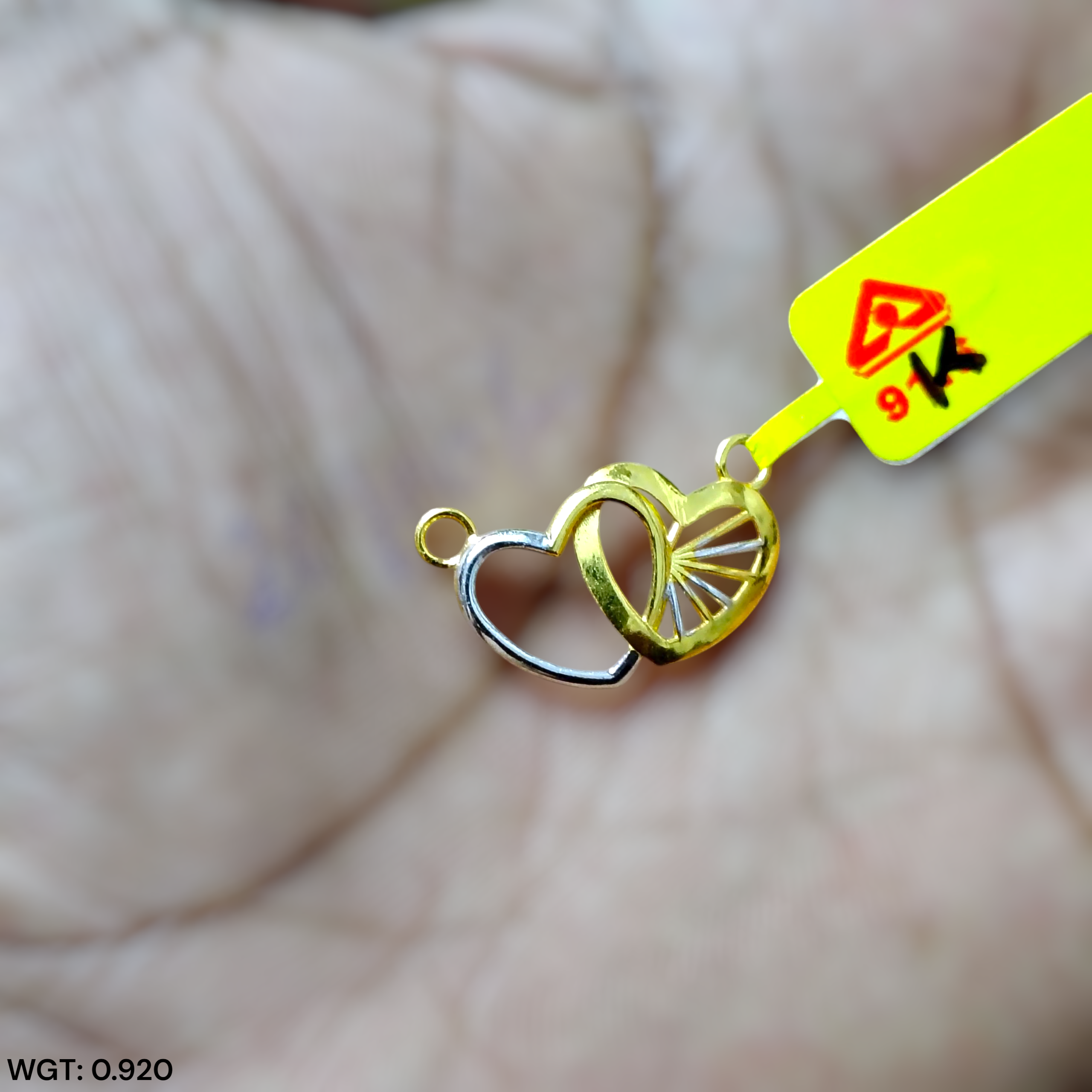 (GPM9) TRJ WGT: 0.920 GM APPROX BIS CERTIFIED HUID HALLMARK 9KT GOLD PENDANT FOR WOMEN 1 PIECE FOR REGULAR USE.