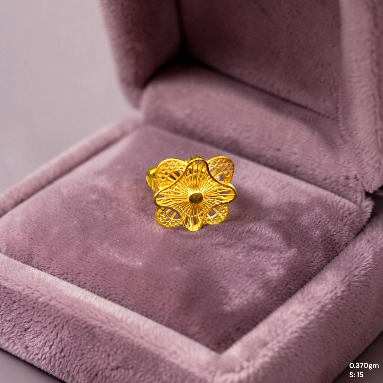 LADIES RING- (SIZE: 15) WGT: 0.370 GM APPROX BIS CERTIFIED HUID HALLMARK 9KT GOLD FINGER RING FOR WOMEN 1 PIECE