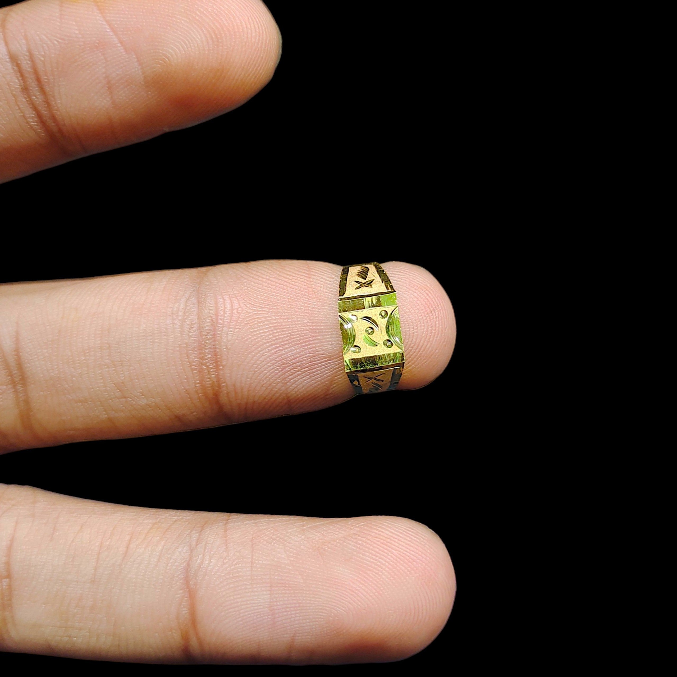 BABY JEWELLERY- TRJ WGT: 0.250 GM APPROX 375 9KT HUID HALLMARK GOLD BABY FINGER RING 1 PIECE FOR RICE CEREMONY & BIRTHDAY.(HVZIWL)
