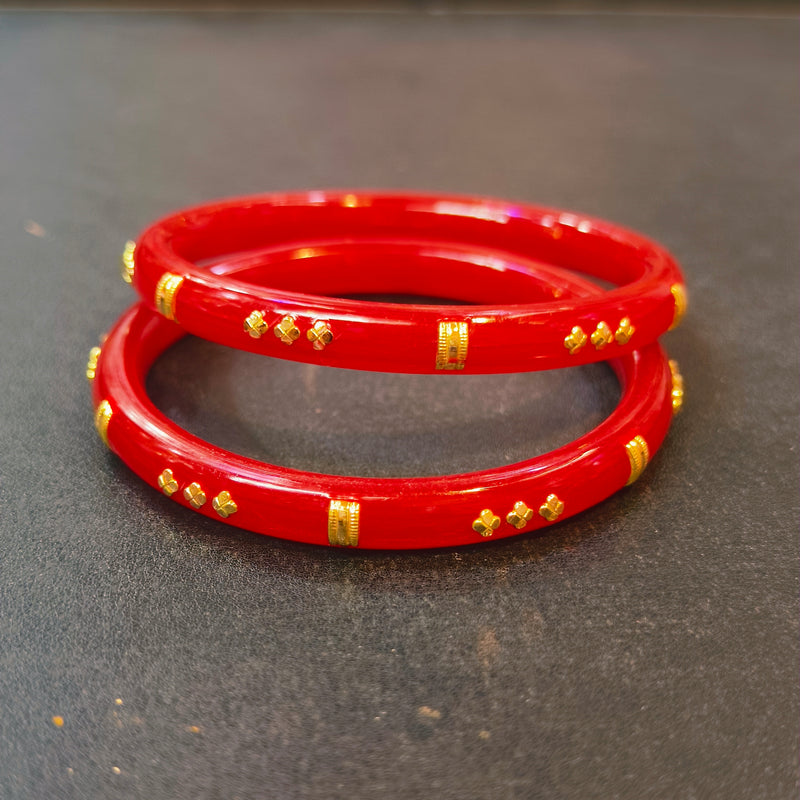 RED MINI R2 KDM GOLD PASTING POLA BADHANO 1 PAIR FOR REGULAR USE APPROX WGT: 0.900 GM (NOTE: DEDUCTION OF WGT: 0.200 GM WHEN EXCHANGED WITH ANY JEWELLERY FOR LIFETIME)