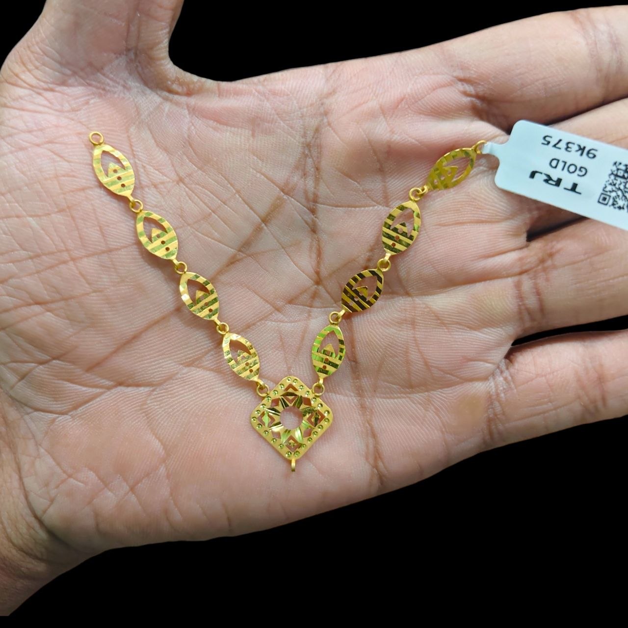 GOLD CHOKER NECKLACE-(WGT: 1.310 GM APPROX) BIS CERTIFIED HUID HALLMARK 9KT GOLD NECKLACE 1 PIECE FOR WOMEN.