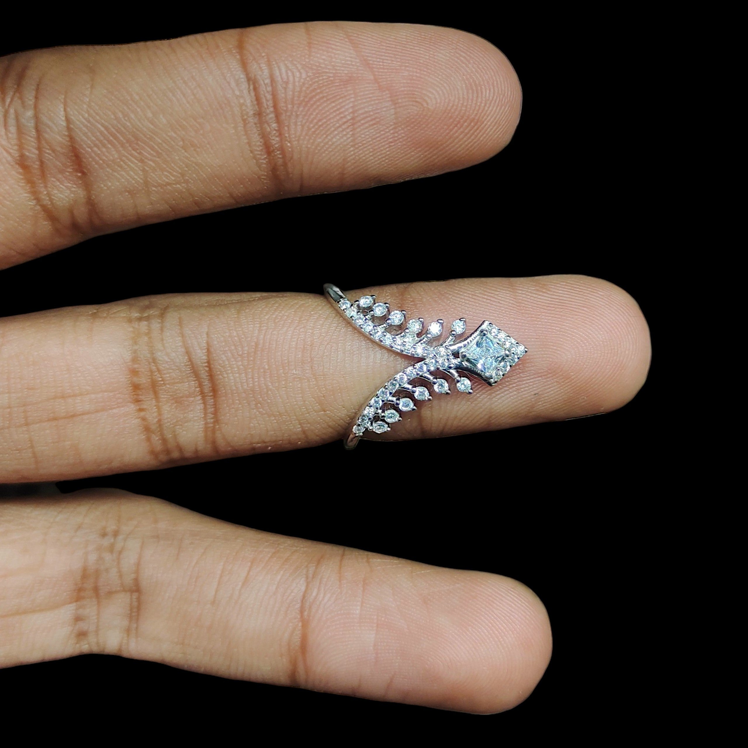 SILVER RING- SIZE:10 (WGT: 2.330 GM APPROX) HALLMARK 925 SILVER FINGER RING 1 PIECE FOR WOMEN (V RING BANKOK IMPORTED DESIGN)- NON EXCHANGEABLE -(SOLD ON MRP).