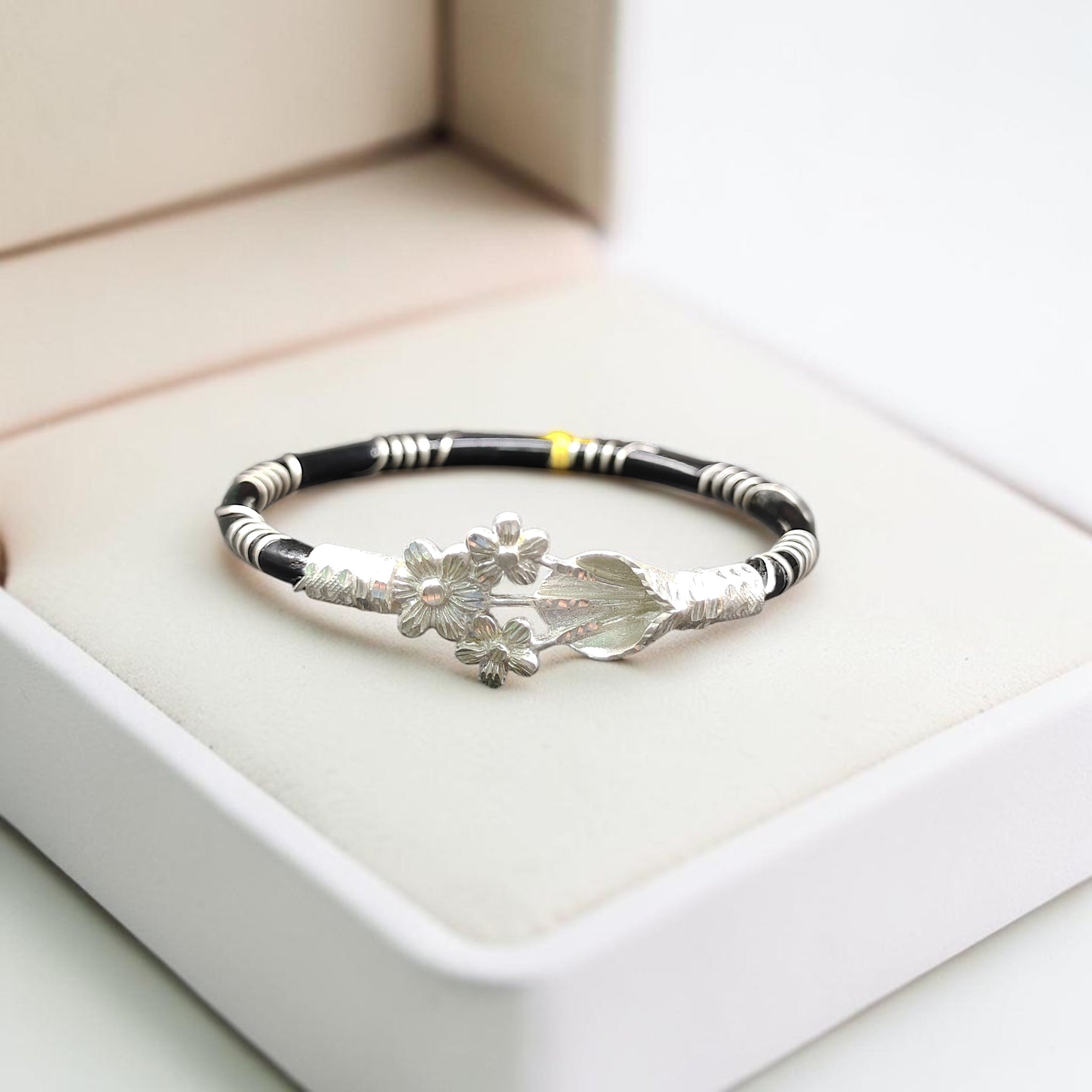 SNA92-(SIZE: 25) BIS HALLMARK 925 SILVER NOA BANGLES FOR WOMEN 1 PIECE - SOLD ON FIXED PRICE (LIFETIME EXCHANGE VALUE 50% ON PURCHASE PRICE)