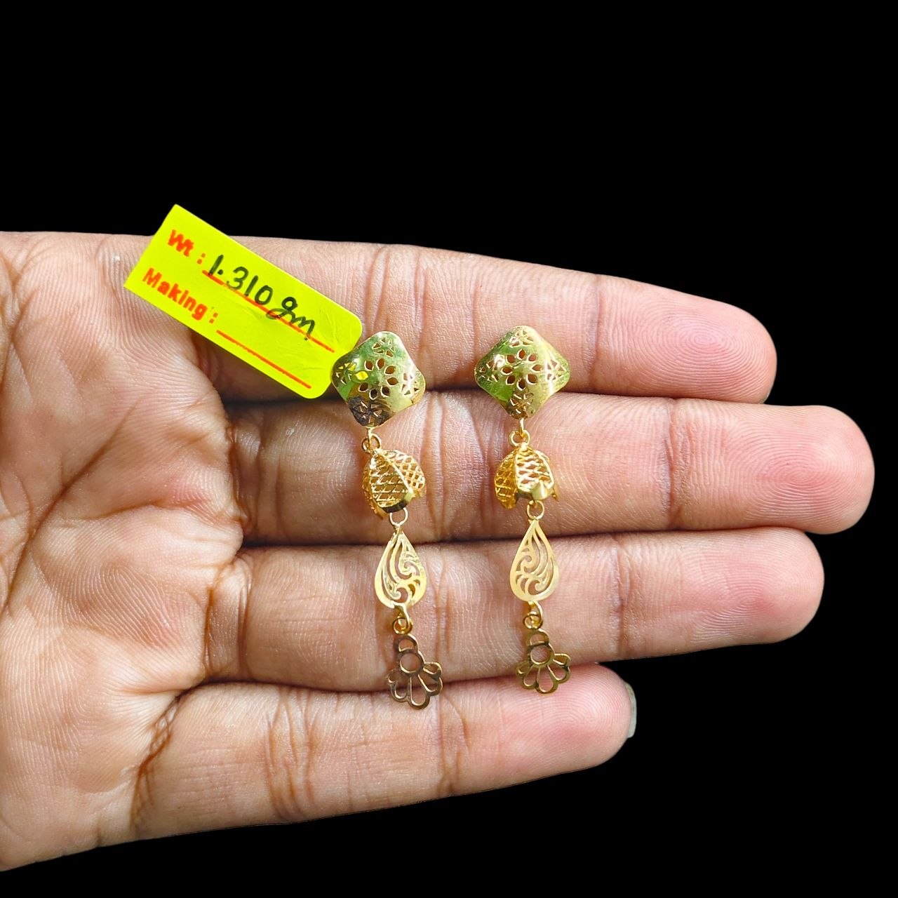 GOLD EARRINGS- WGT: 1.310 GM APPROX BIS CERTIFIED HUID HALLMARK 9KT GOLD EARRINGS 1 PAIR FOR WOMEN (BEST FOR GIFT IN MARRIAGE).
