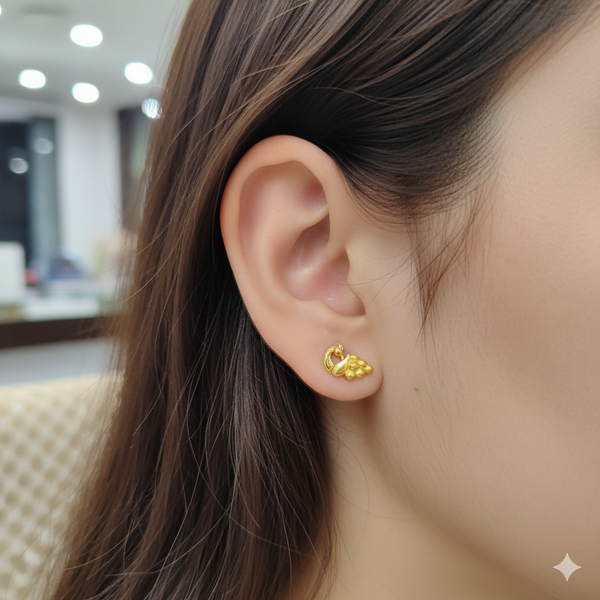 BABY JEWELLERY STUD EARRING- TRJ BABY TOPS WGT: 0.930 GM APPROX BIS CERTIFIED HUID HALLMARK 9KT GOLD STUD EARRINGS FOR WOMEN 1 PAIR FOR REGULAR USE.