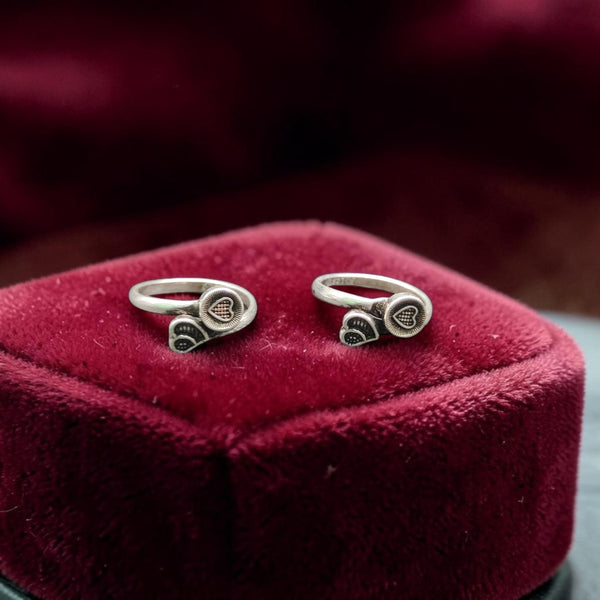 SILVER TOE RING- CERTIFIED BIS HUID HALLMARK 925 SILVER TOE RING (BICHIYA) 1 PAIR FOR REGULAR USE- (SOLD ON MRP).