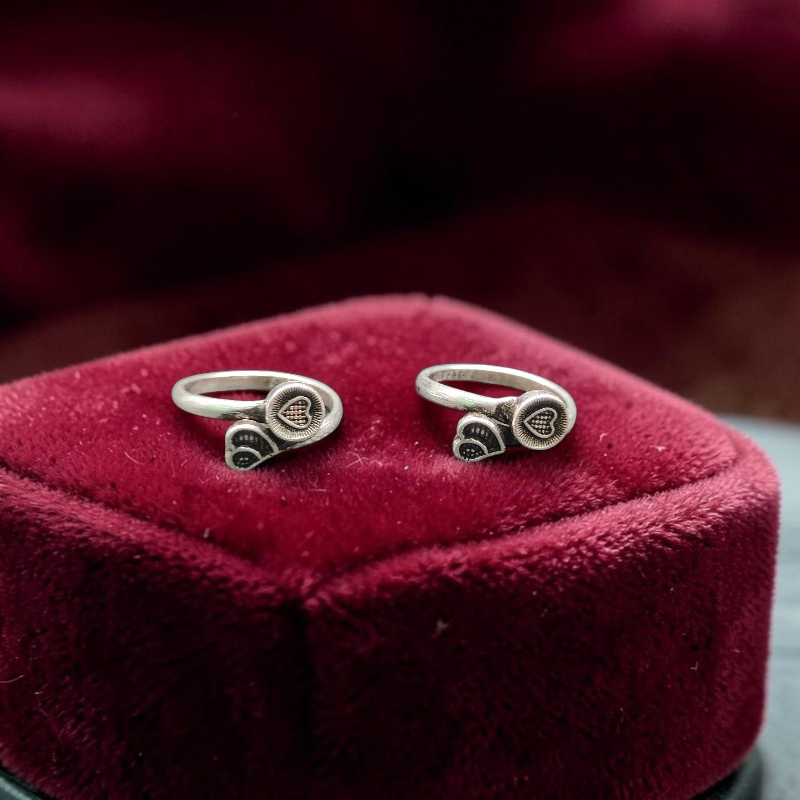 SILVER TOE RING- CERTIFIED BIS HUID HALLMARK 925 SILVER TOE RING (BICHIYA) 1 PAIR FOR REGULAR USE- (SOLD ON MRP).