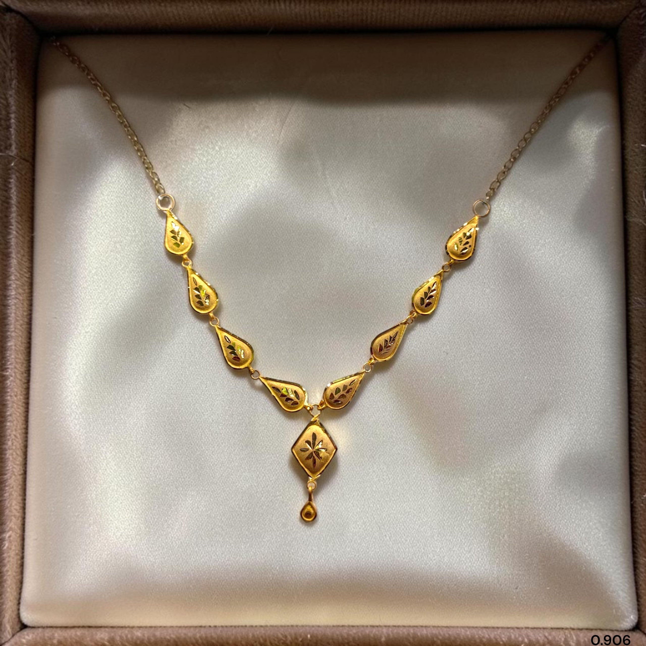 GOLD CHOKER NECKLACE-(WGT: 0.906 GM APPROX) BIS CERTIFIED HUID HALLMARK 9KT GOLD NECKLACE 1 PIECE FOR WOMEN.