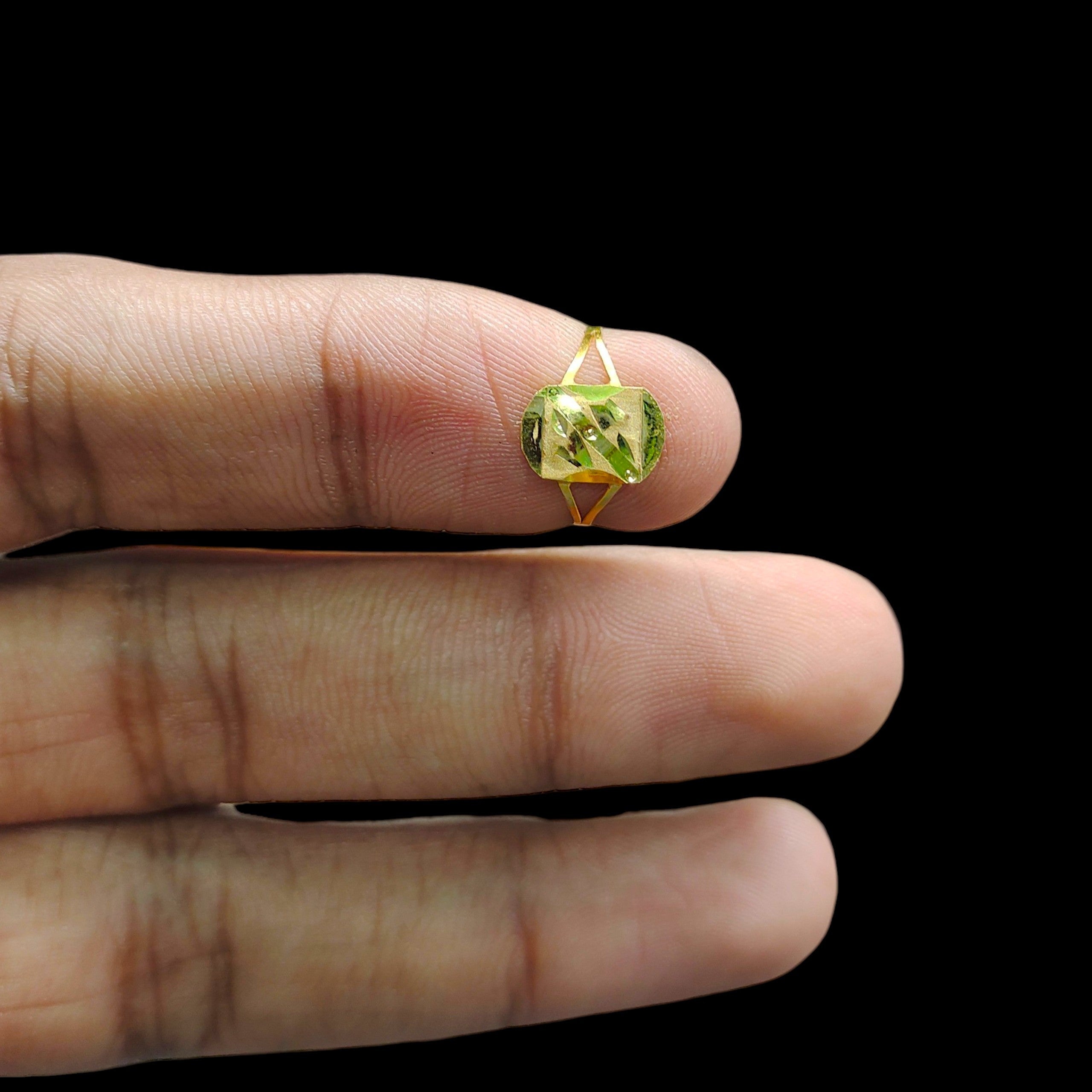 BABY JEWELLERY- TRJ WGT: 0.180 GM APPROX 375 9KT HUID HALLMARK GOLD BABY FINGER RING 1 PIECE FOR RICE CEREMONY & BIRTHDAY.(DI33MD)