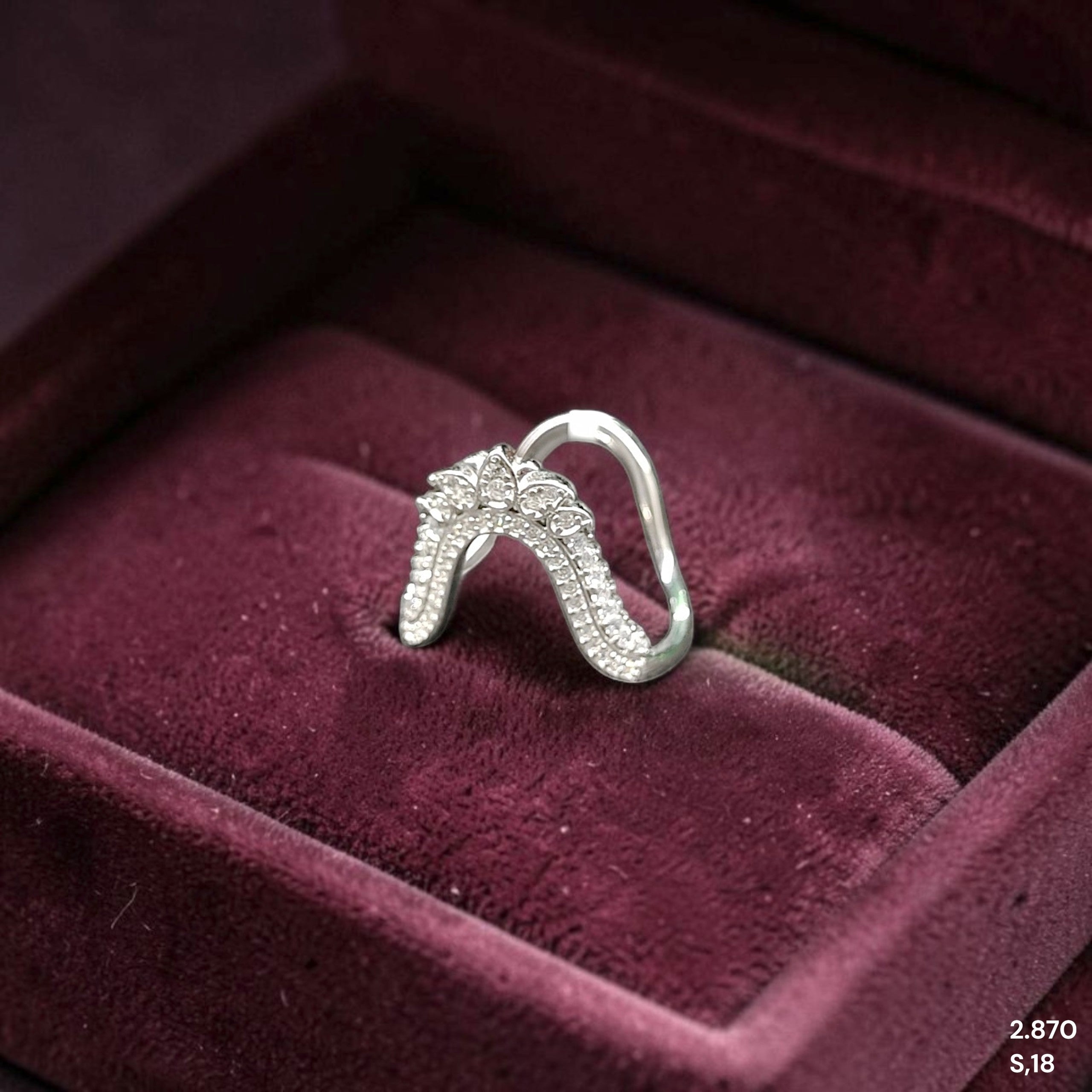 SILVER RING- SIZE:18 (WGT: 2.870 GM APPROX) HALLMARK 925 SILVER FINGER RING 1 PIECE FOR WOMEN (V RING BANKOK IMPORTED DESIGN)- NON EXCHANGEABLE -(SOLD ON MRP).