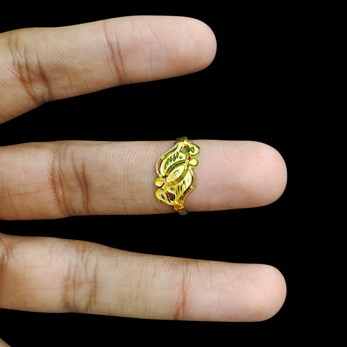 LADIES RING- (SIZE: 13) WGT: 0.580 GM APPROX BIS CERTIFIED HUID HALLMARK 9KT GOLD FINGER RING FOR WOMEN 1 PIECE. (7S4K6L)