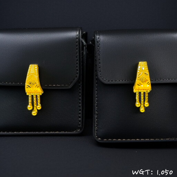 RAJLAXMI WGT: 1.050 GM APPROX HUID HALLMARK 916 22KT GOLD EAR TOPS STUD 1 PAIR FOR REGULAR USE.