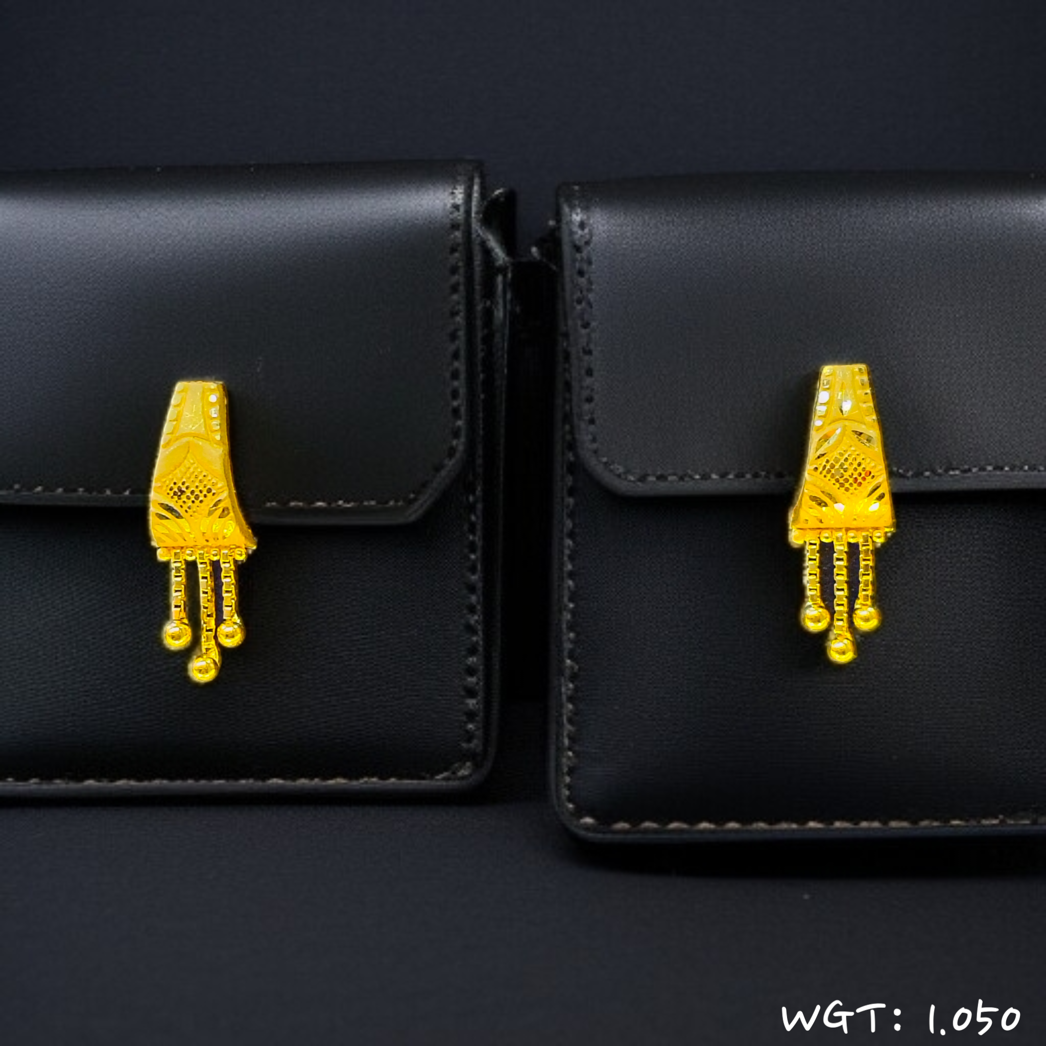 (GSE22) RAJLAXMI WGT: 1.050 GM APPROX HUID HALLMARK 916 22KT GOLD EAR TOPS STUD 1 PAIR FOR REGULAR USE.