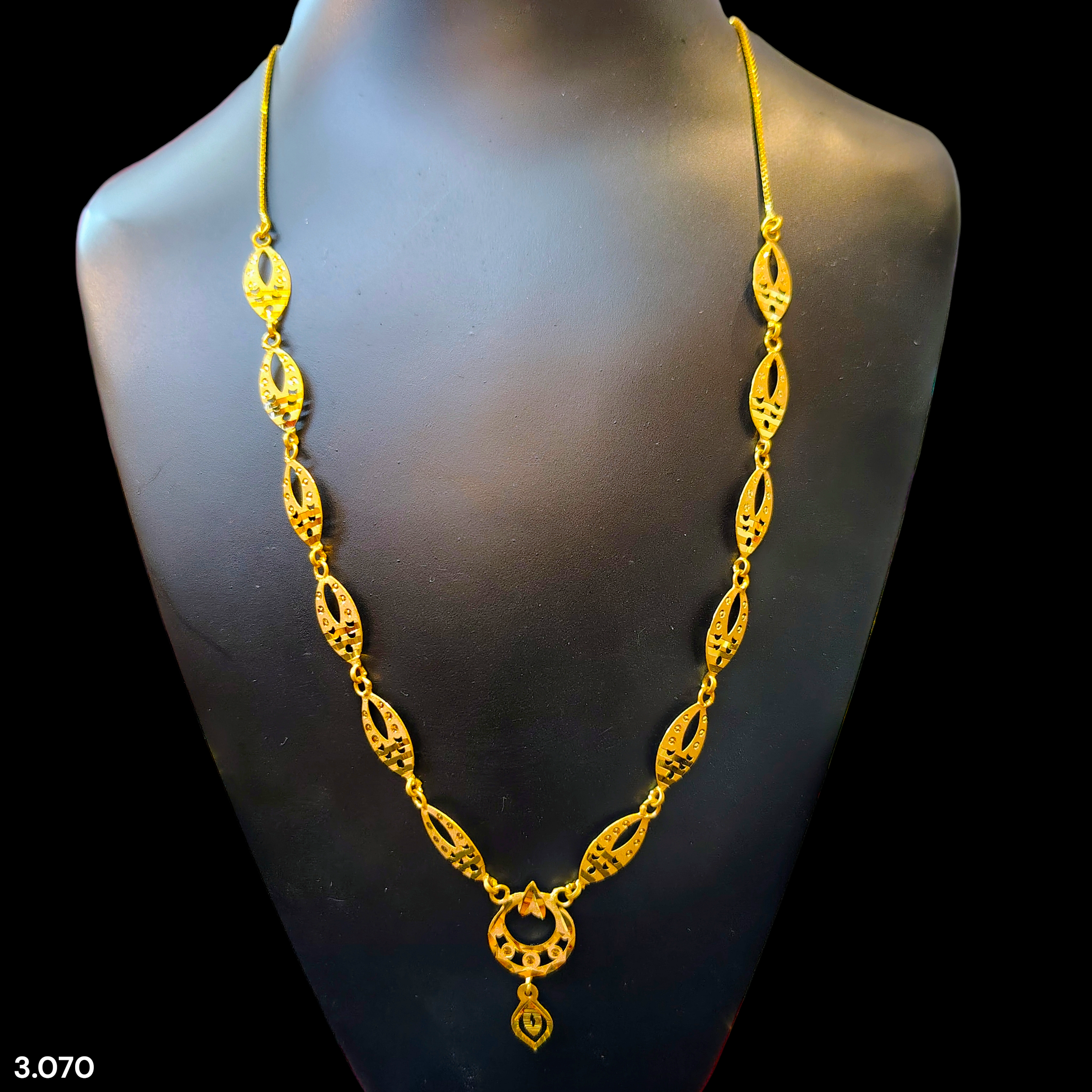 GCH-(WGT: 3.070 GM APPROX) BIS CERTIFIED HUID HALLMARK 9KT GOLD NECKLACE 1 PIECE FOR WOMEN.