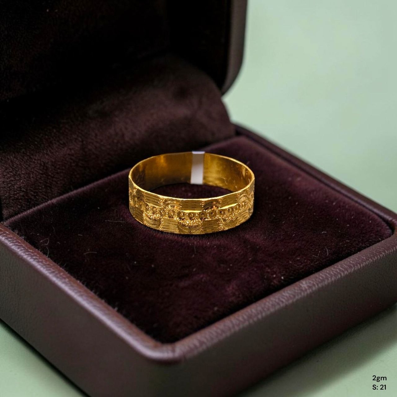 LADIES RING- (SIZE: 21 ) WGT: 2.000 GM APPROX BIS CERTIFIED HUID HALLMARK 916 22KT GOLD RING FOR WOMEN 1 PIECE.