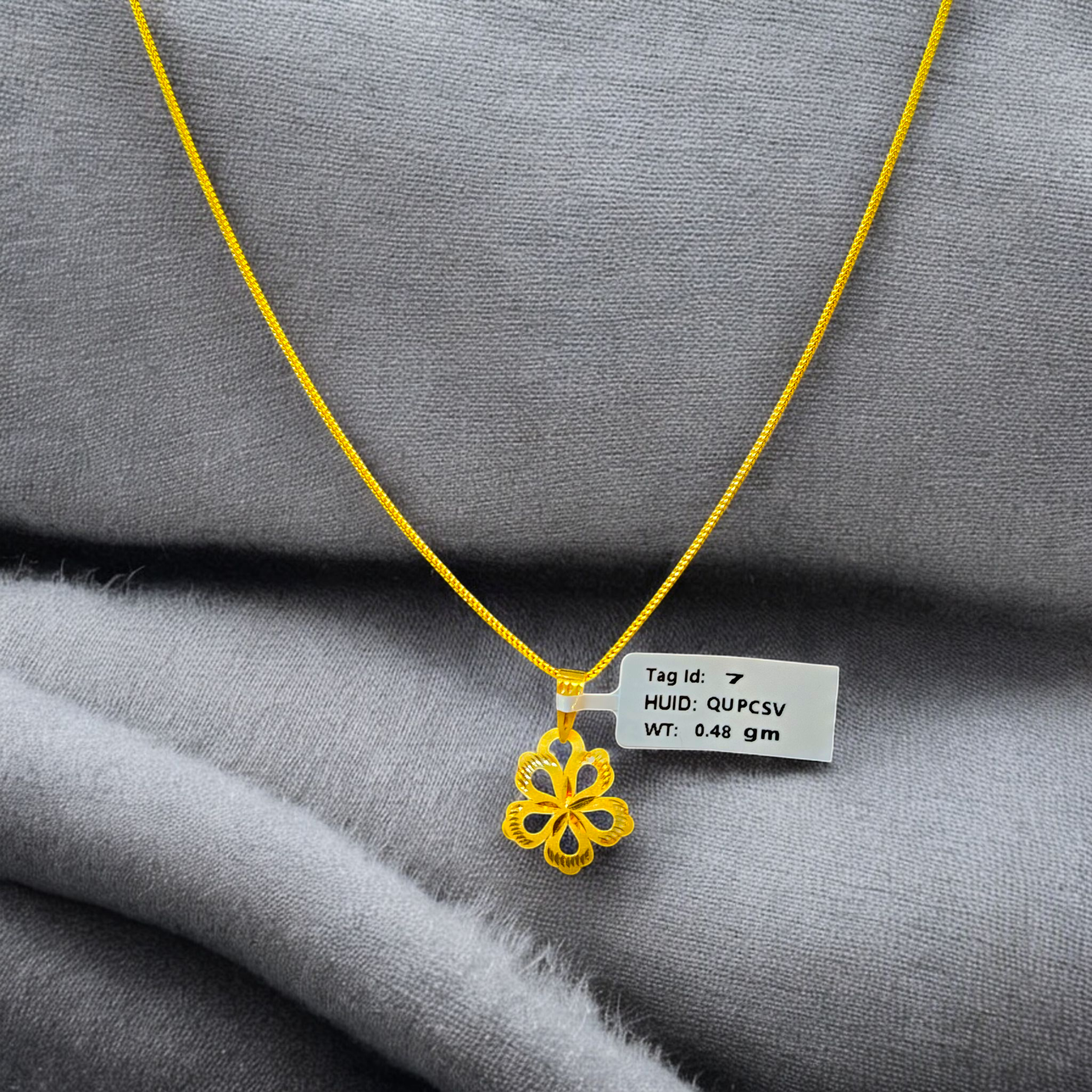 (GLC22) LOCKET WGT: 0.480 GM APPROX BIS CERTIFIED HUID HALLMARK 916 22KT GOLD LOCKET 1 PIECE FOR UNISEX. (CHAIN NOT INCLUDED).