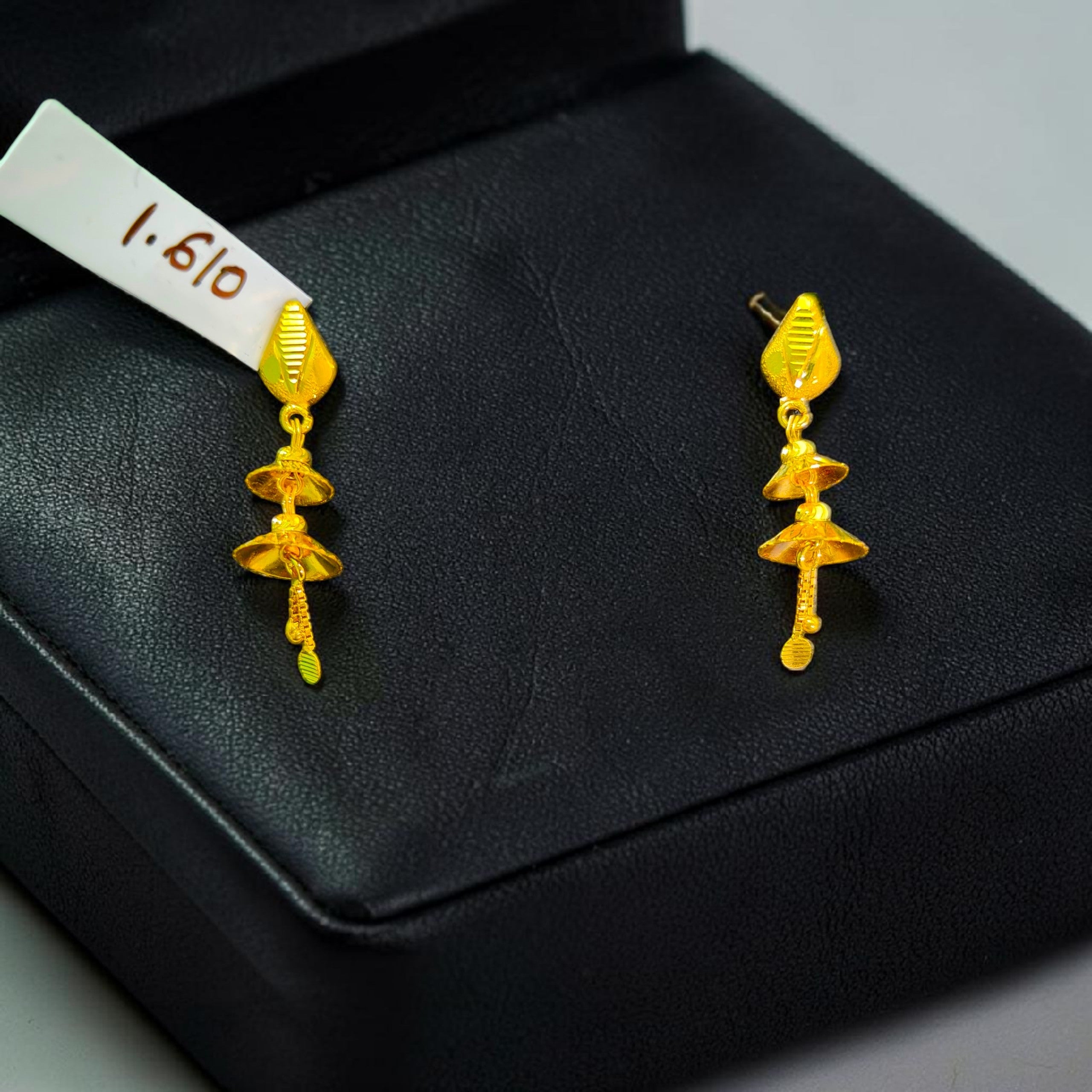 GOLD EARRINGS- (WGT: 1.610 GM APPROX) BIS CERTIFIED HUID HALLMARK 9KT GOLD EARRINGS 1 PAIR FOR WOMEN (BEST FOR GIFT IN MARRIAGE).
