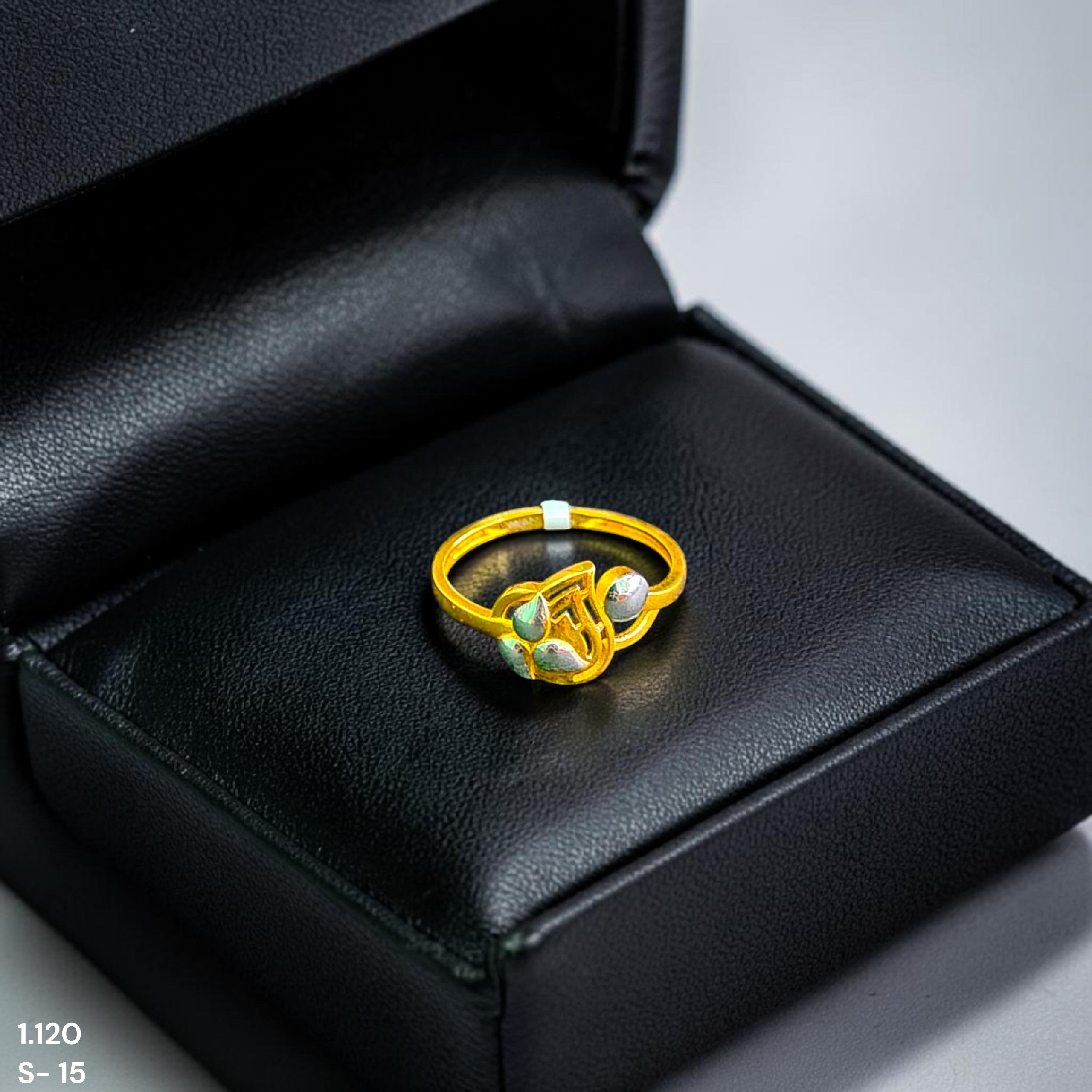 LADIES RING- (SIZE: 15) WGT: 1.120 GM APPROX BIS CERTIFIED HUID HALLMARK 9KT GOLD FINGER RING FOR WOMEN 1 PIECE FOR REGULAR USE.