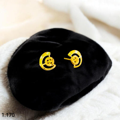 STUD EARRING- BIS CERTIFIED WGT: 1.170 GM APPROX HUID HALLMARK 916 22KT GOLD TOPS 1 PAIR FOR WOMEN.