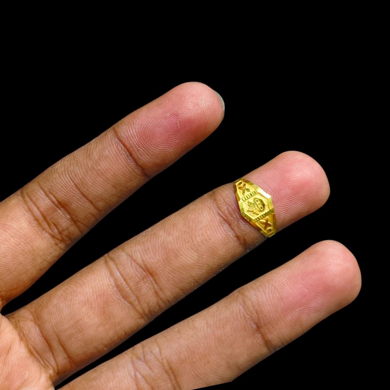 BABY JEWELLERY- TRJ WGT: 0.310 GM APPROX 375 9KT HUID HALLMARK GOLD BABY FINGER RING 1 PIECE FOR RICE CEREMONY & BIRTHDAY.