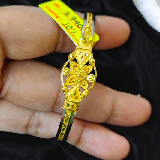 (GSN22) TRJ (SIZE: 25) WGT: 3.740 GM APPROX 22KT HUID HALLMARK GOLD NOA BANGLES 1 PIECE.