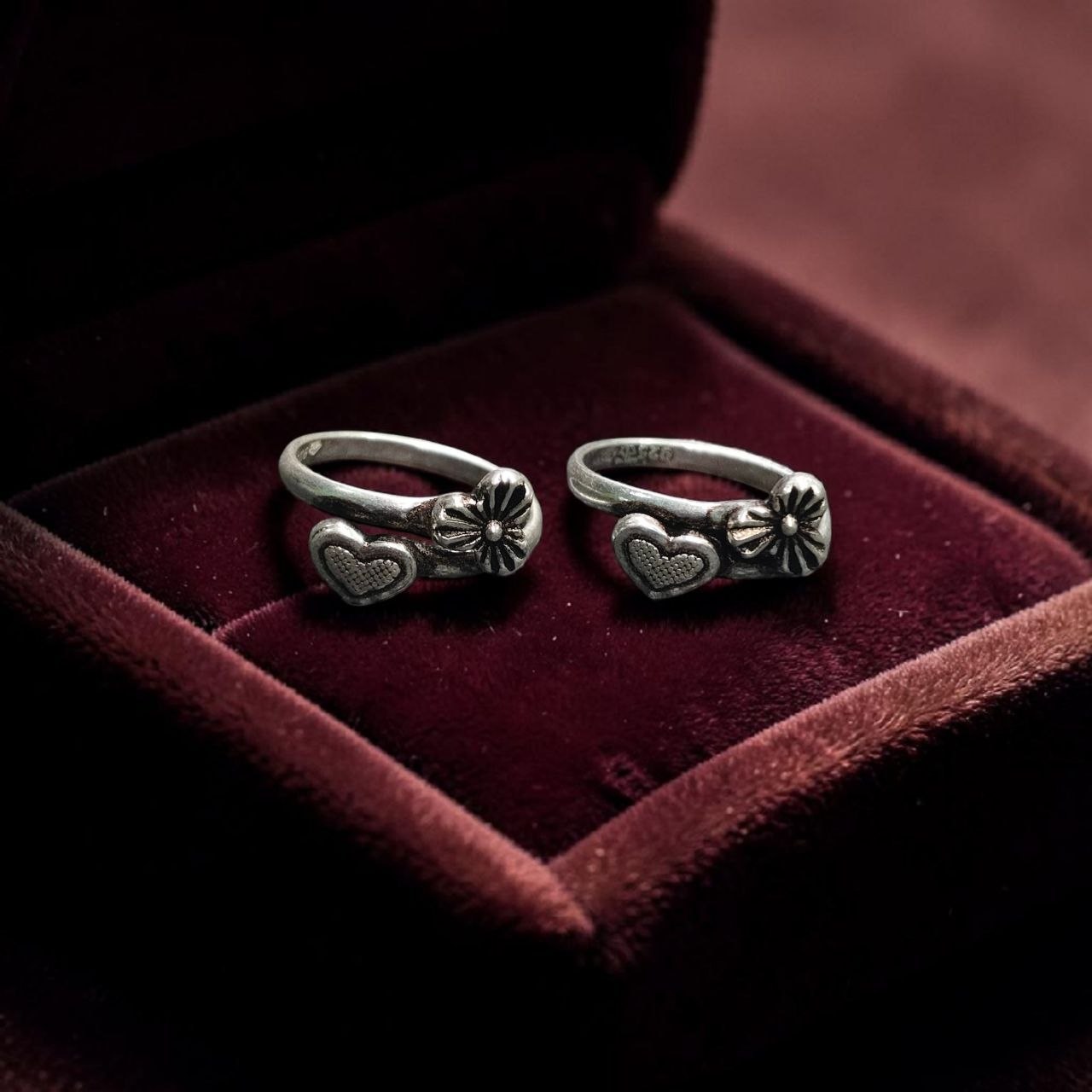SILVER TOE RING- CERTIFIED BIS HUID HALLMARK 925 SILVER TOE RING (BICHIYA) 1 PAIR FOR REGULAR USE- (SOLD ON MRP).