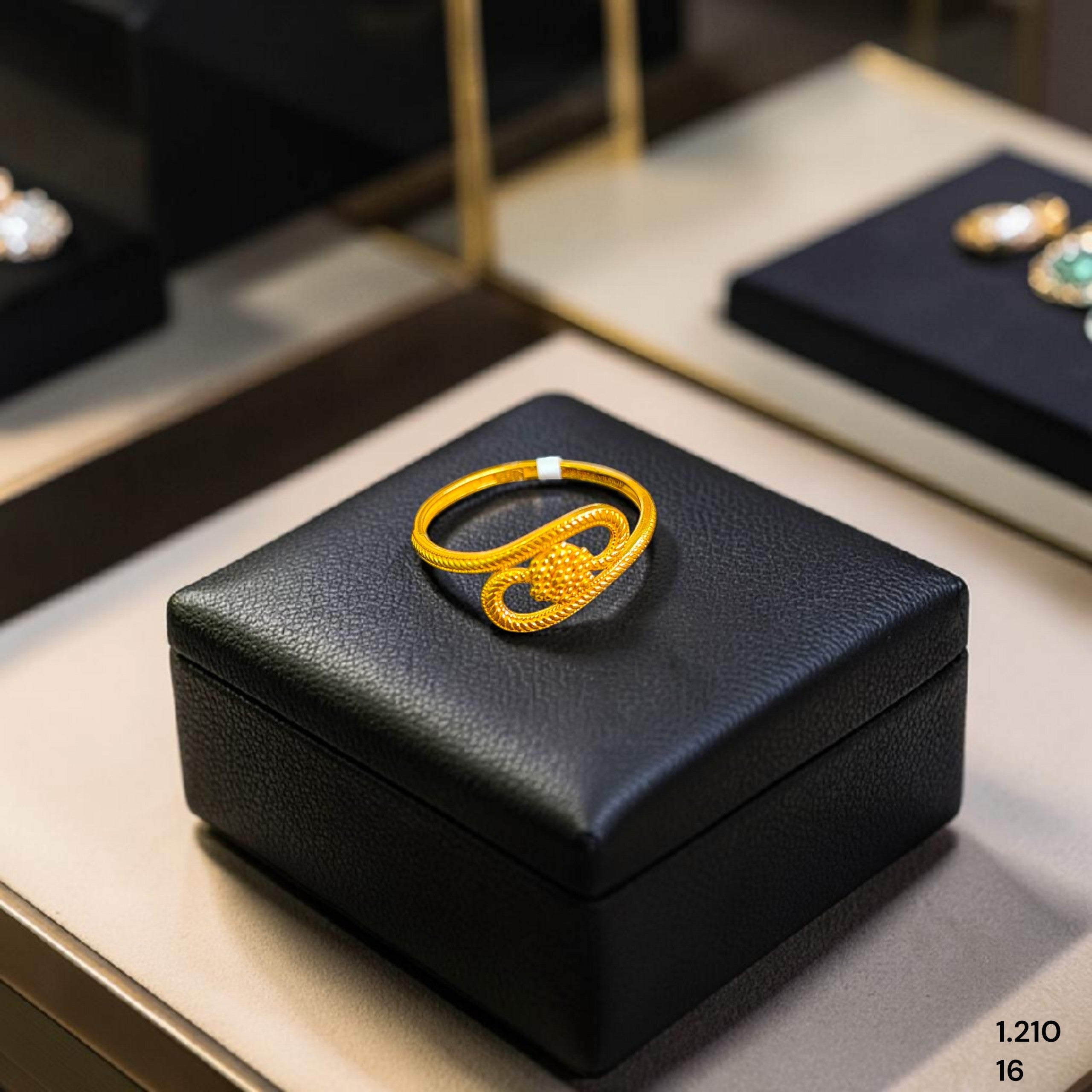 LADIES RING- (SIZE: 16) WGT: 1.210 GM APPROX 22KT HUID HALLMARK GOLD RING FOR WOMEN 1 PIECE.