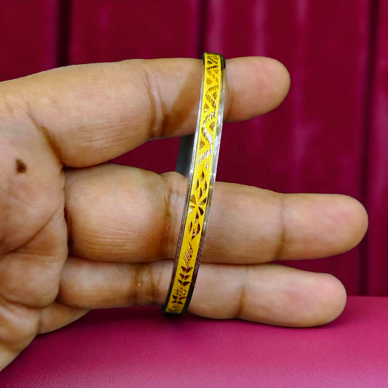 TRJ (SIZE: 26) WGT: 1.200 GM APPROX 22KT HUID HALLMARK GOLD NOA BANGLES (LAZER CHILA) 1 PIECE.